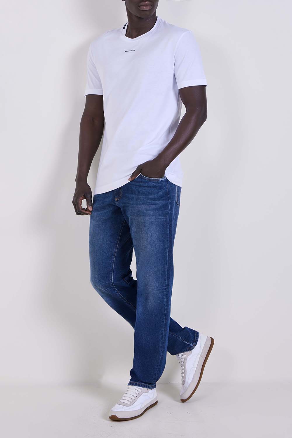 מכנסי ג'ינס בגזרה משוחררת